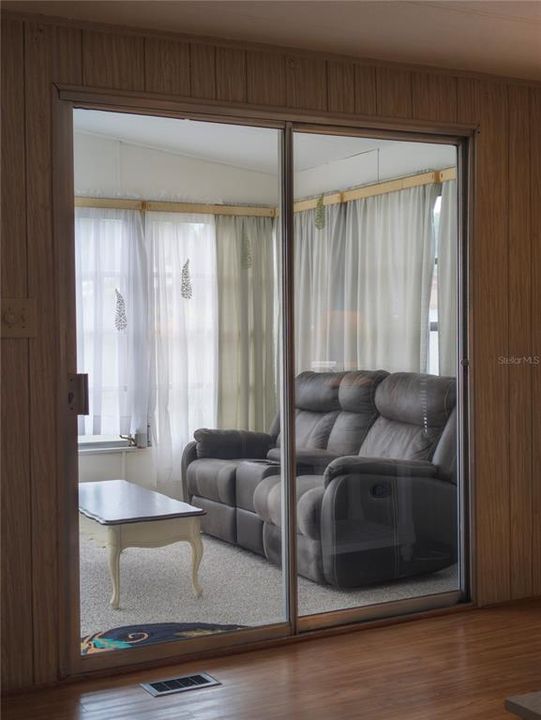 Active With Contract: $127,000 (2 beds, 2 baths, 1089 Square Feet)