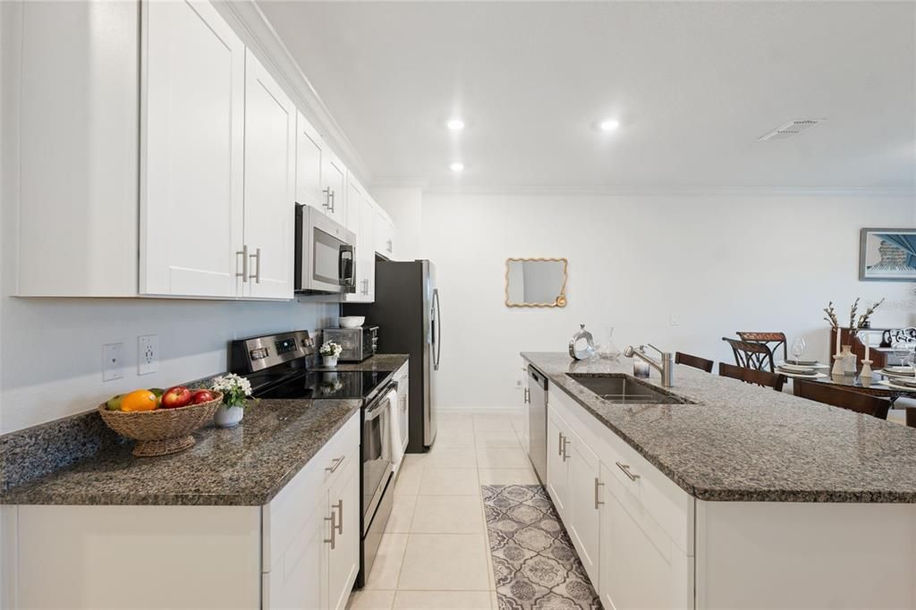 For Sale: $310,000 (3 beds, 2 baths, 1601 Square Feet)