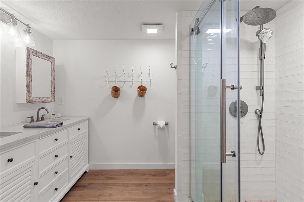 待售: $1,050,000 (3 贝兹, 2 浴室, 1526 平方英尺)