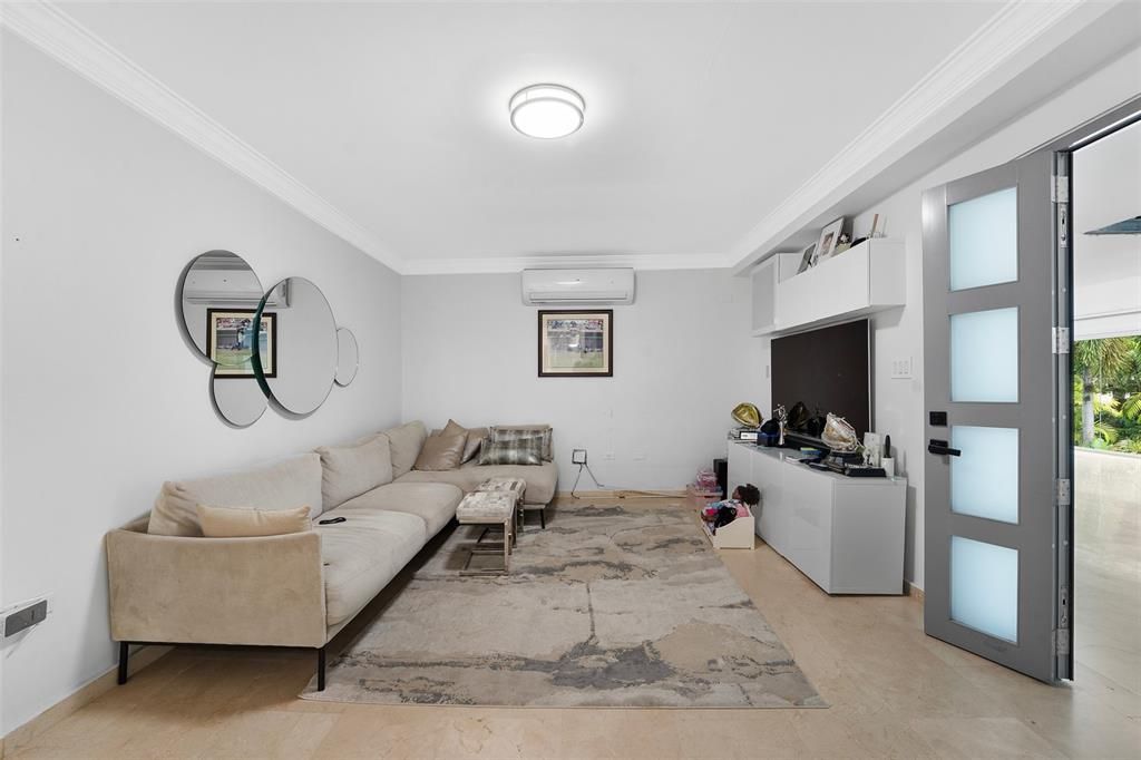 На продажу: $2,325,000 (5 спален, 5 ванн, 4740 Квадратных фут)