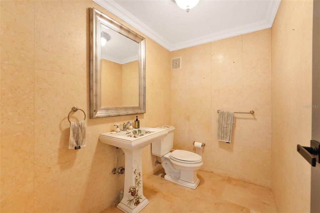 На продажу: $2,325,000 (5 спален, 5 ванн, 4740 Квадратных фут)