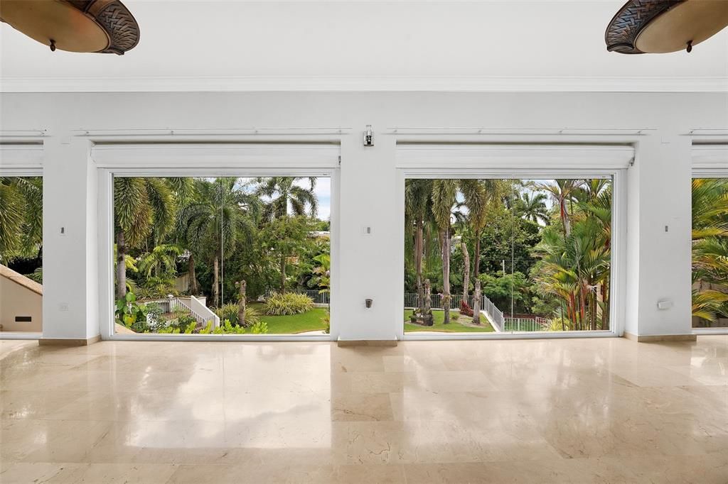 На продажу: $2,325,000 (5 спален, 5 ванн, 4740 Квадратных фут)