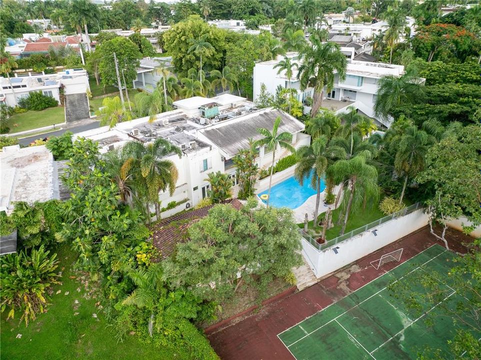 На продажу: $2,325,000 (5 спален, 5 ванн, 4740 Квадратных фут)