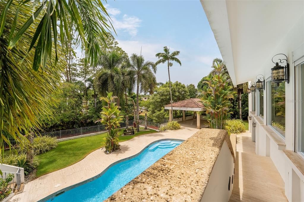 На продажу: $2,325,000 (5 спален, 5 ванн, 4740 Квадратных фут)