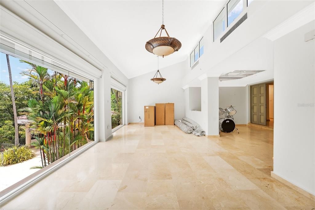 На продажу: $2,325,000 (5 спален, 5 ванн, 4740 Квадратных фут)