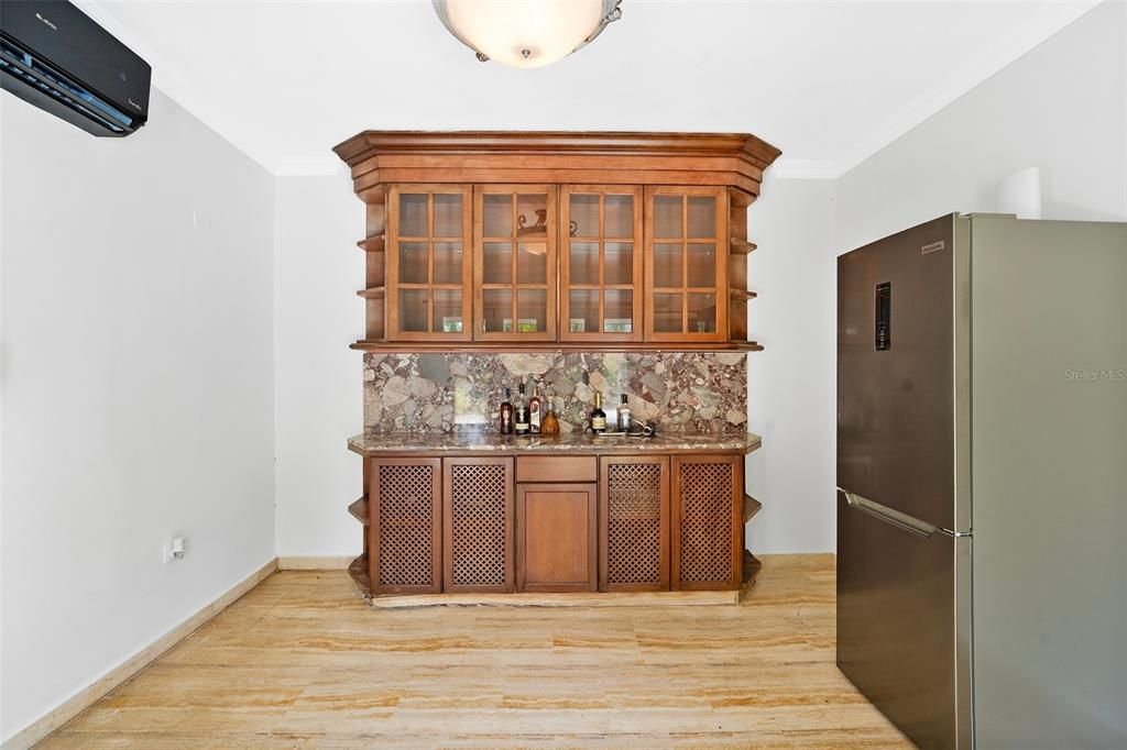 На продажу: $2,325,000 (5 спален, 5 ванн, 4740 Квадратных фут)