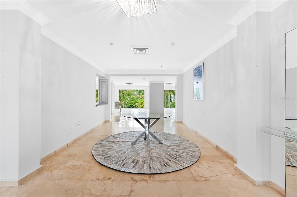 На продажу: $2,325,000 (5 спален, 5 ванн, 4740 Квадратных фут)