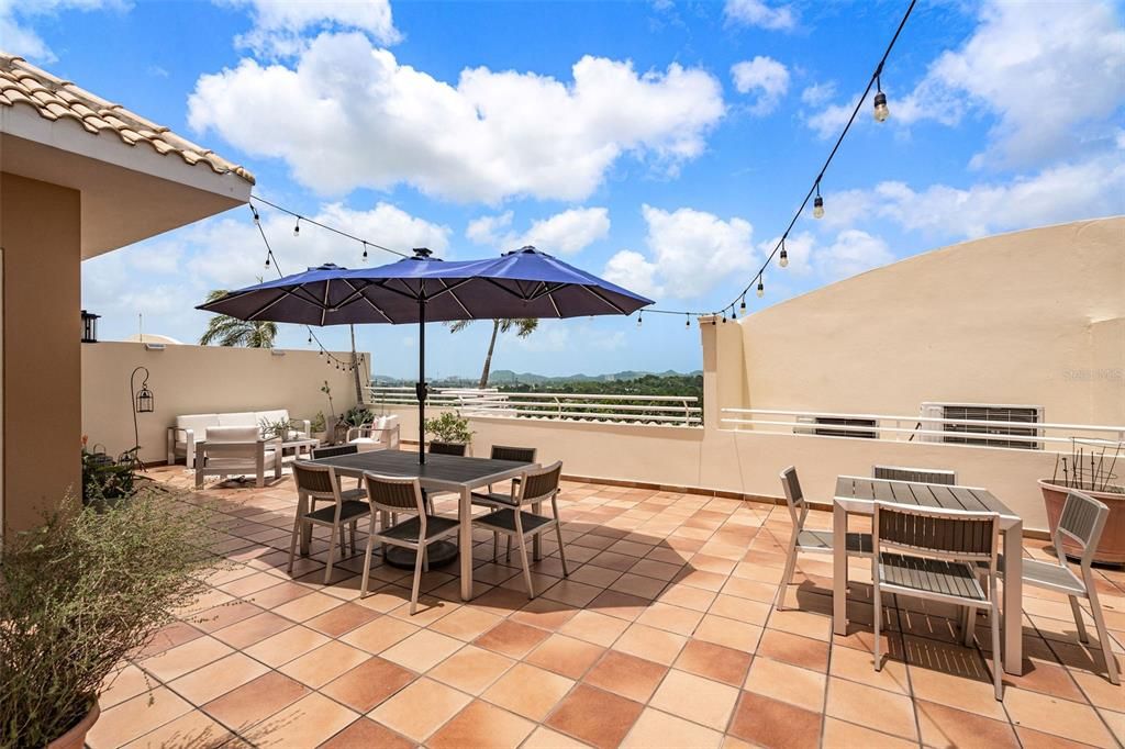 For Sale: $1,000,000 (4 beds, 3 baths, 0 Square Feet)