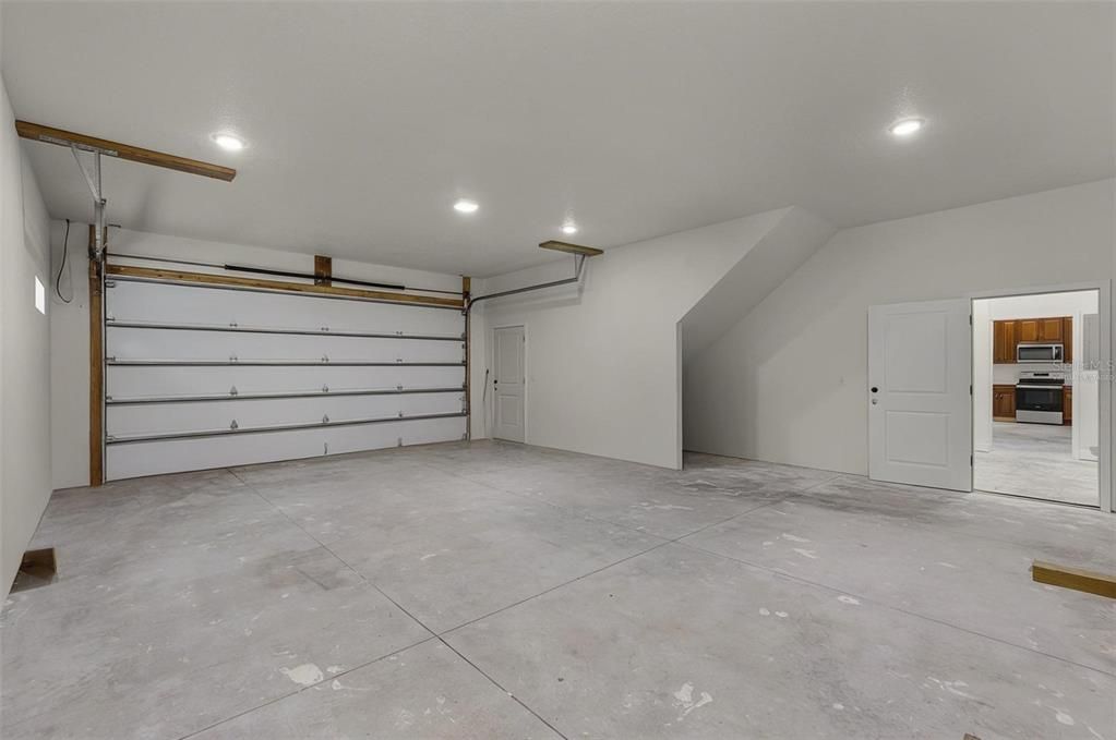 合同活跃: $415,000 (2 贝兹, 2 浴室, 3750 平方英尺)