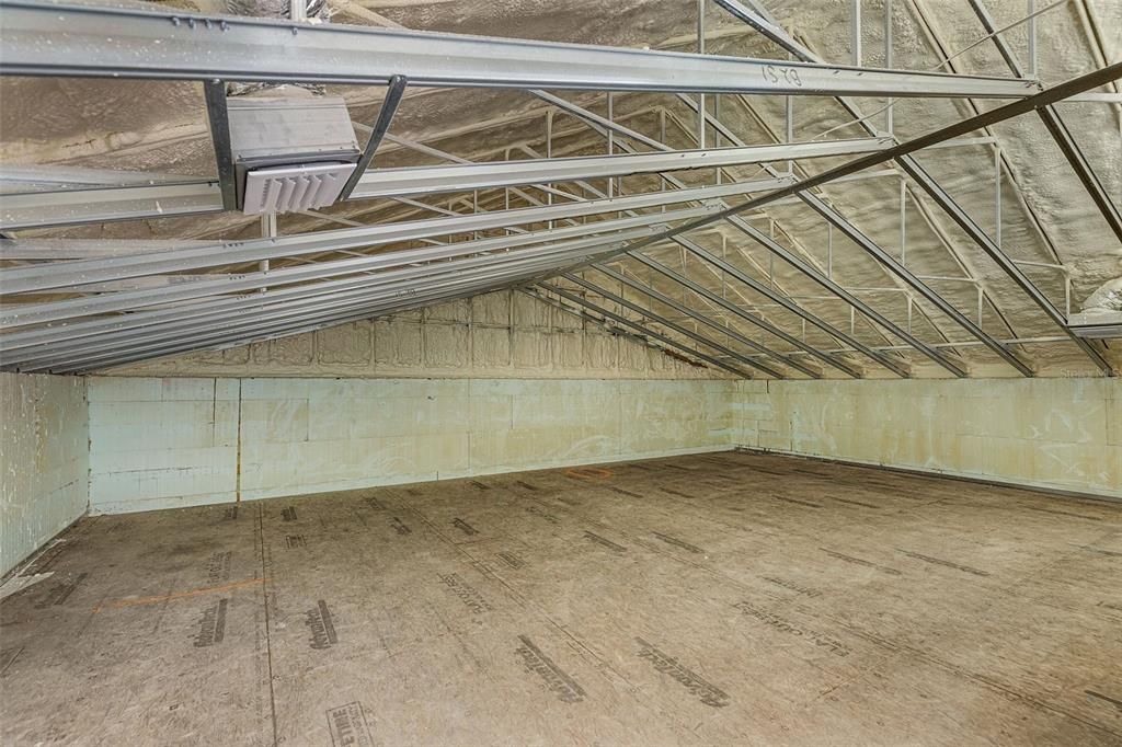 合同活跃: $415,000 (2 贝兹, 2 浴室, 3750 平方英尺)