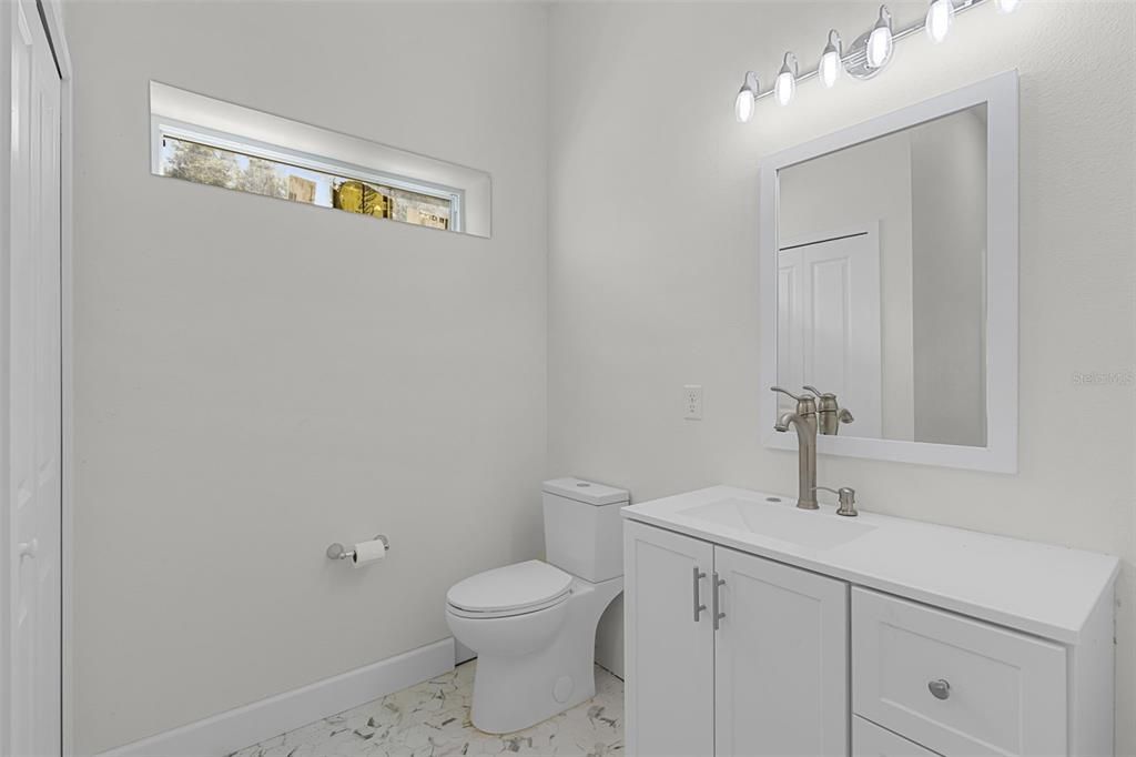 合同活跃: $415,000 (2 贝兹, 2 浴室, 3750 平方英尺)