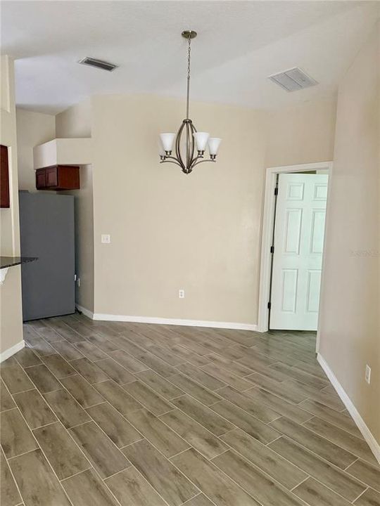 For Rent: $2,000 (4 beds, 2 baths, 1544 Square Feet)