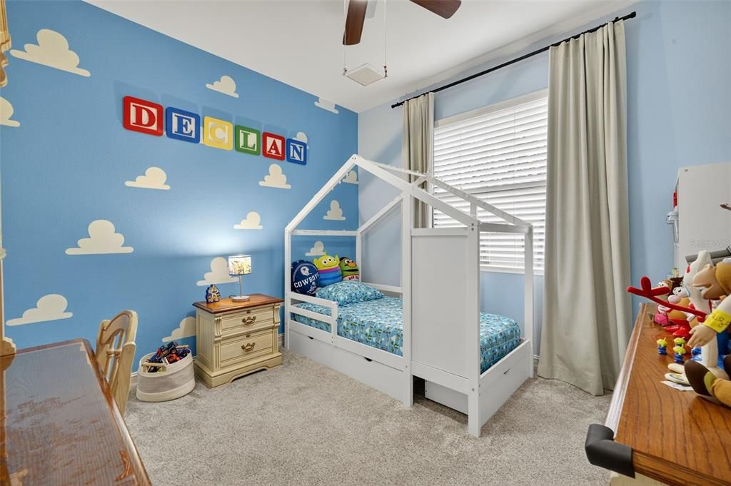 For Sale: $499,900 (3 beds, 3 baths, 2350 Square Feet)