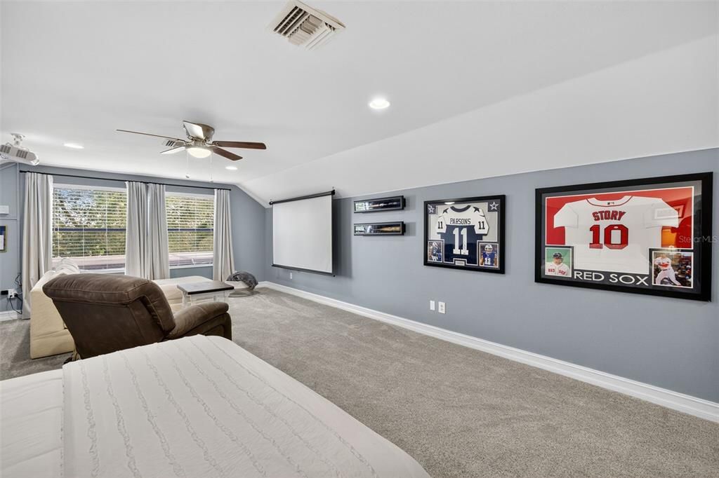 For Sale: $499,900 (3 beds, 3 baths, 2350 Square Feet)