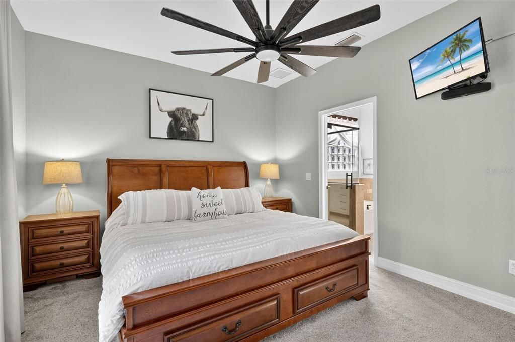 For Sale: $499,900 (3 beds, 3 baths, 2350 Square Feet)