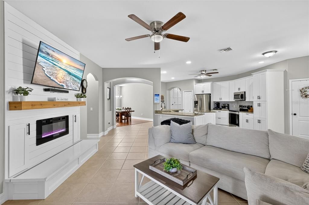 For Sale: $499,900 (3 beds, 3 baths, 2350 Square Feet)