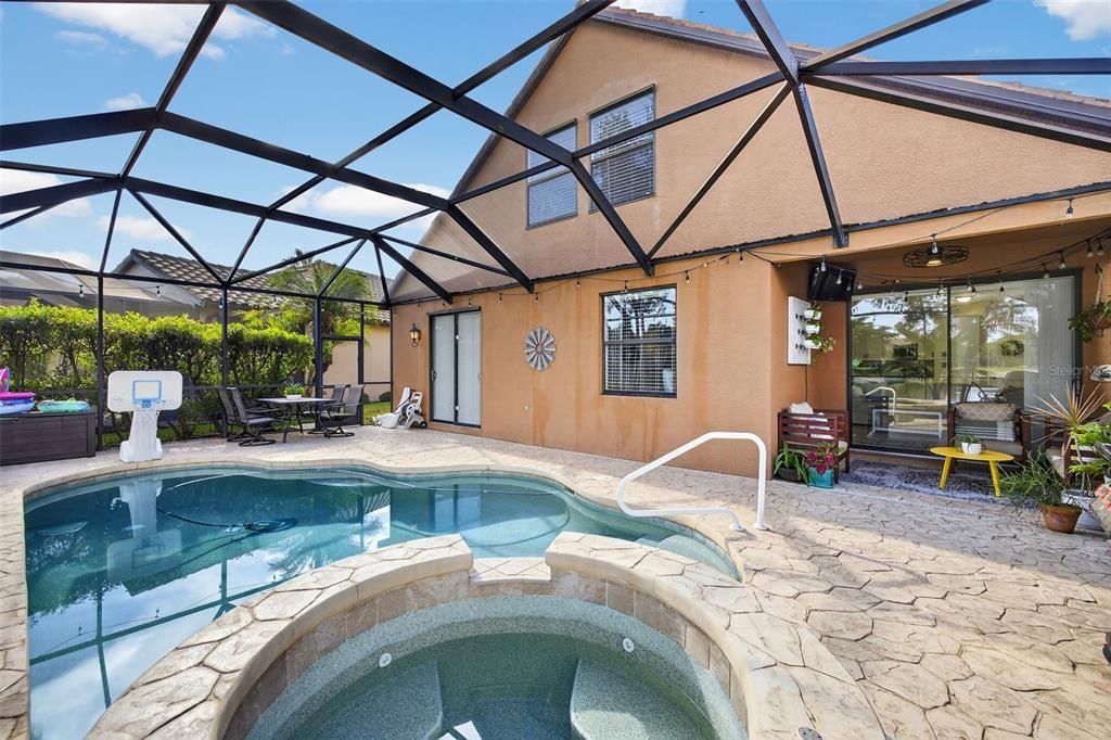 For Sale: $499,900 (3 beds, 3 baths, 2350 Square Feet)