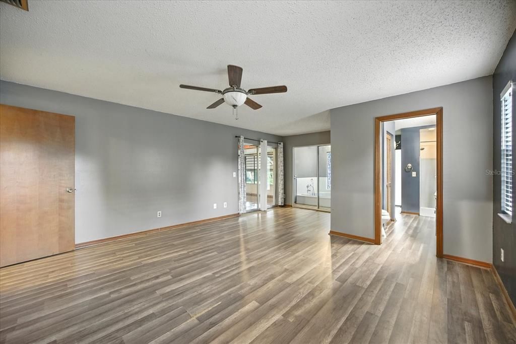 На продажу: $279,900 (3 спален, 2 ванн, 2208 Квадратных фут)