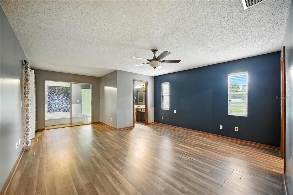 На продажу: $279,900 (3 спален, 2 ванн, 2208 Квадратных фут)