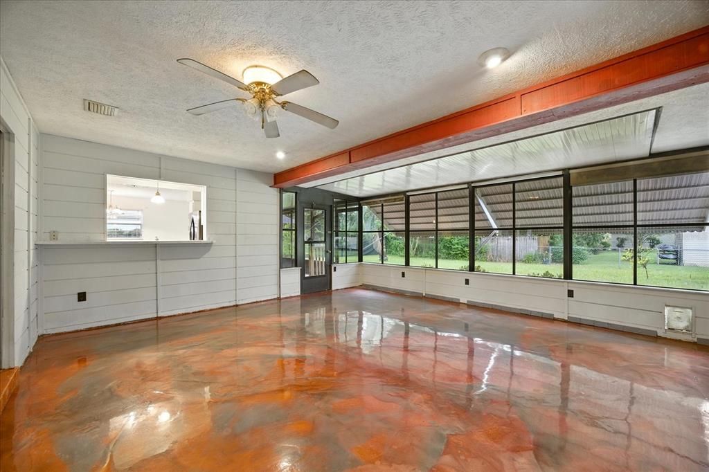 На продажу: $279,900 (3 спален, 2 ванн, 2208 Квадратных фут)