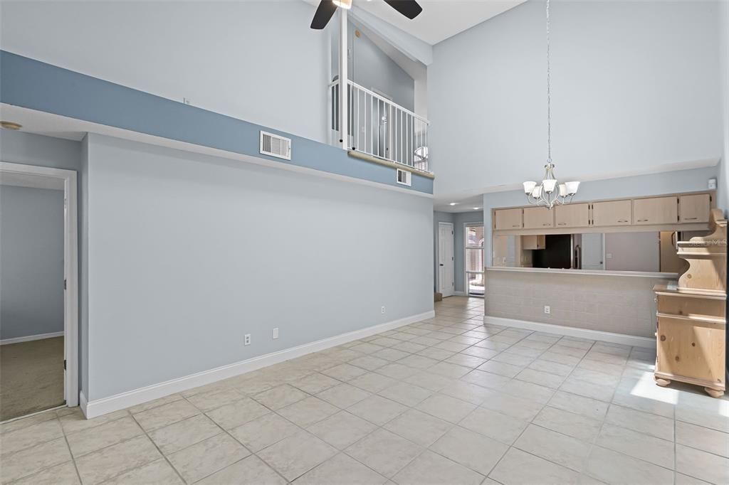 Activo con contrato: $2,700 (3 camas, 2 baños, 1648 Pies cuadrados)