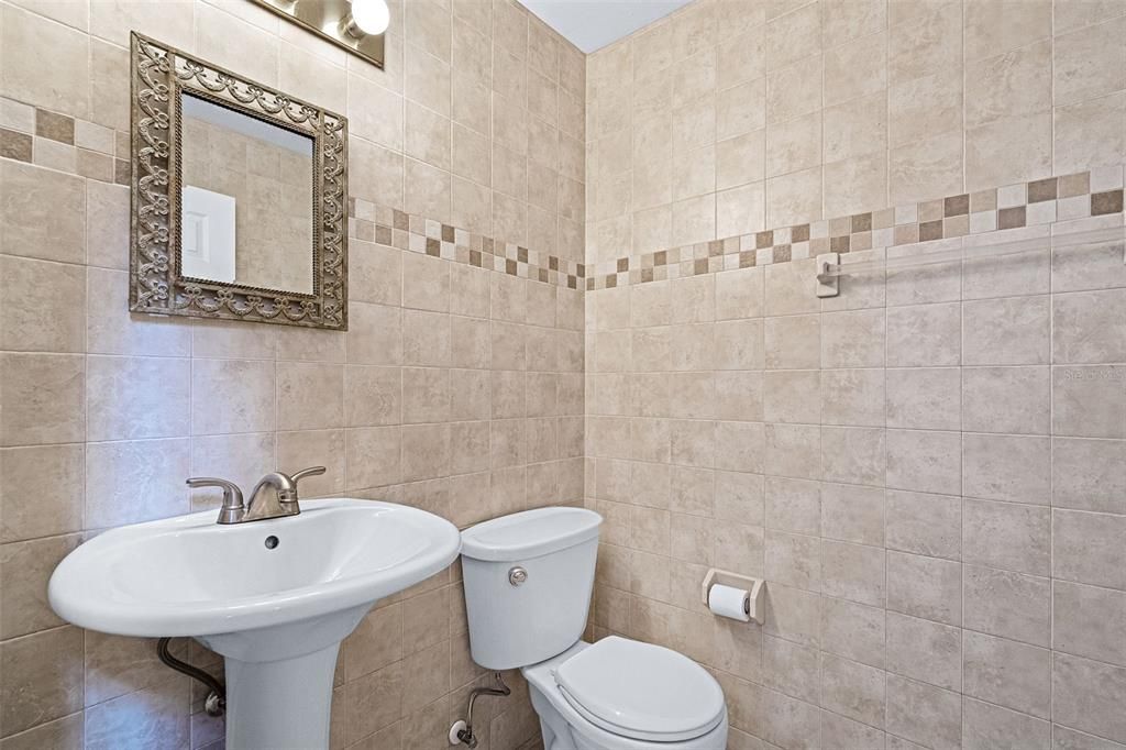 Activo con contrato: $2,700 (3 camas, 2 baños, 1648 Pies cuadrados)