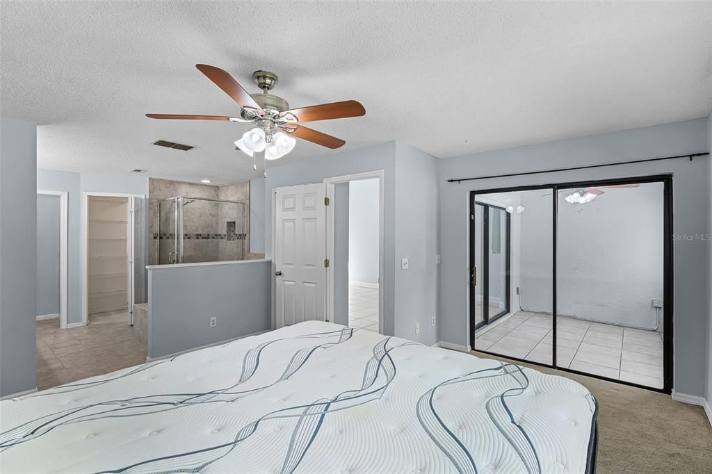 Activo con contrato: $2,700 (3 camas, 2 baños, 1648 Pies cuadrados)