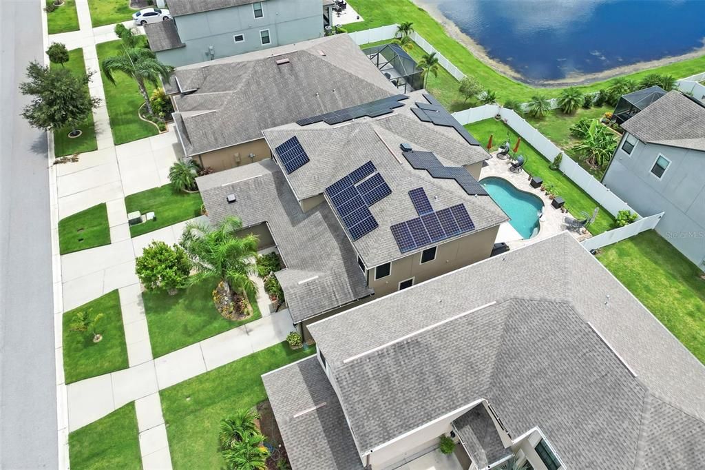 合同活跃: $645,000 (6 贝兹, 4 浴室, 3912 平方英尺)