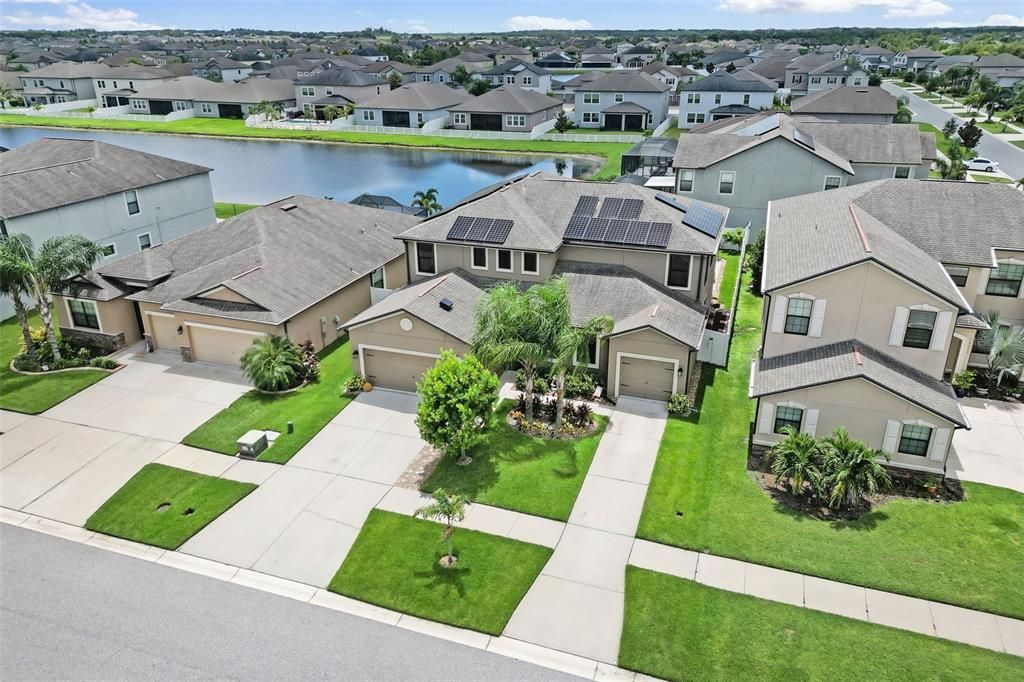 合同活跃: $645,000 (6 贝兹, 4 浴室, 3912 平方英尺)