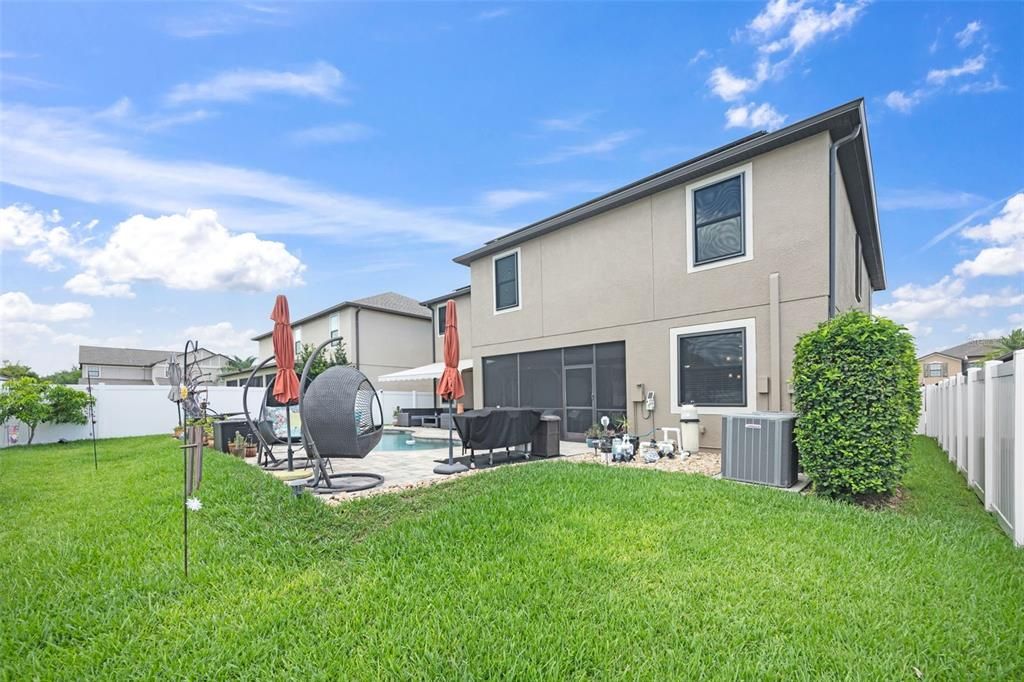 合同活跃: $645,000 (6 贝兹, 4 浴室, 3912 平方英尺)