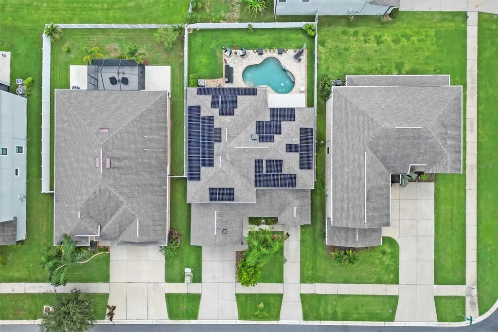 合同活跃: $645,000 (6 贝兹, 4 浴室, 3912 平方英尺)