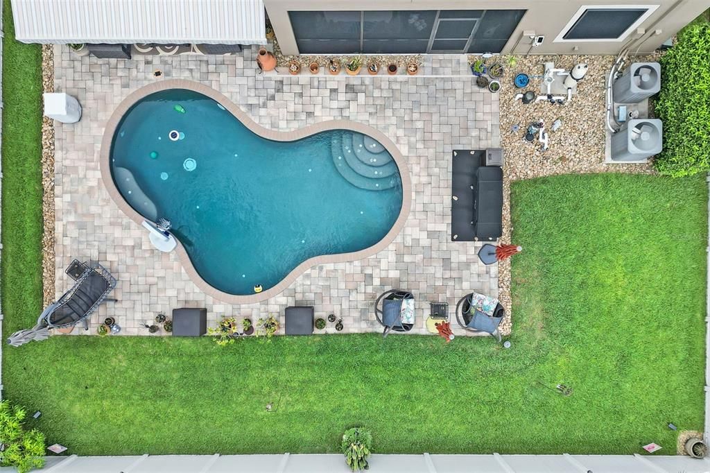 合同活跃: $645,000 (6 贝兹, 4 浴室, 3912 平方英尺)