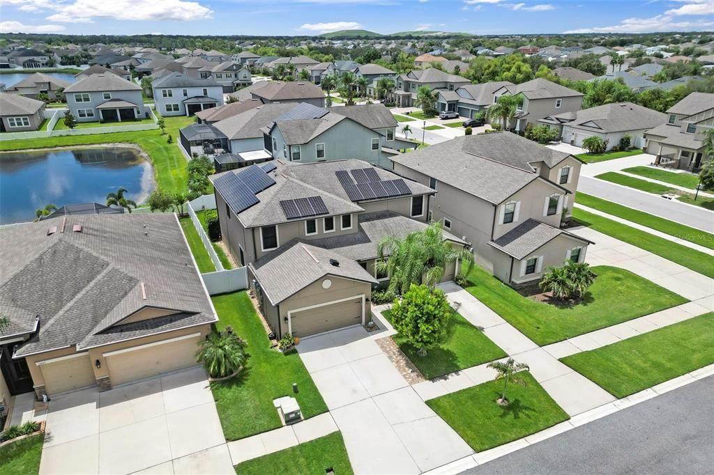 合同活跃: $645,000 (6 贝兹, 4 浴室, 3912 平方英尺)