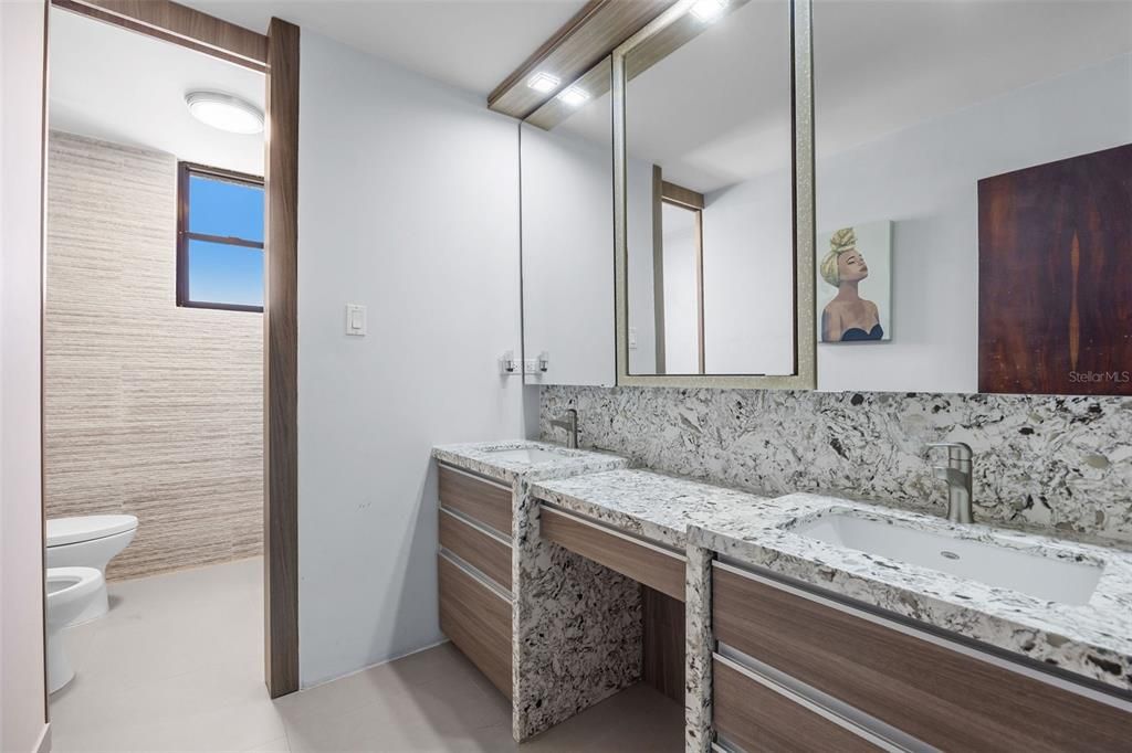 待售: $4,495,000 (6 贝兹, 4 浴室, 5753 平方英尺)