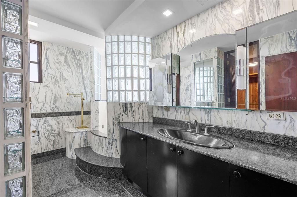 待售: $4,495,000 (6 贝兹, 4 浴室, 5753 平方英尺)