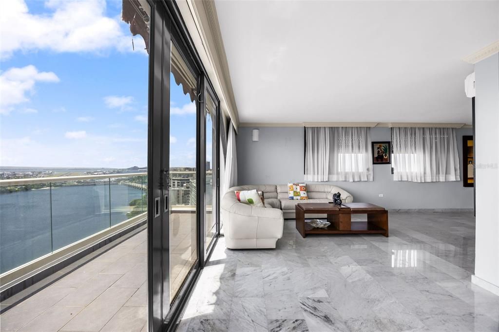 待售: $4,495,000 (6 贝兹, 4 浴室, 5753 平方英尺)