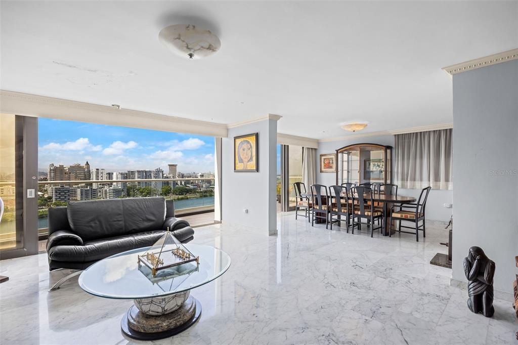 待售: $4,495,000 (6 贝兹, 4 浴室, 5753 平方英尺)