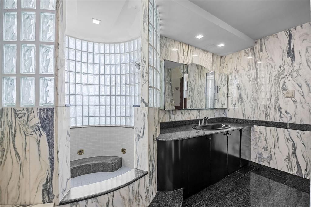 待售: $4,495,000 (6 贝兹, 4 浴室, 5753 平方英尺)