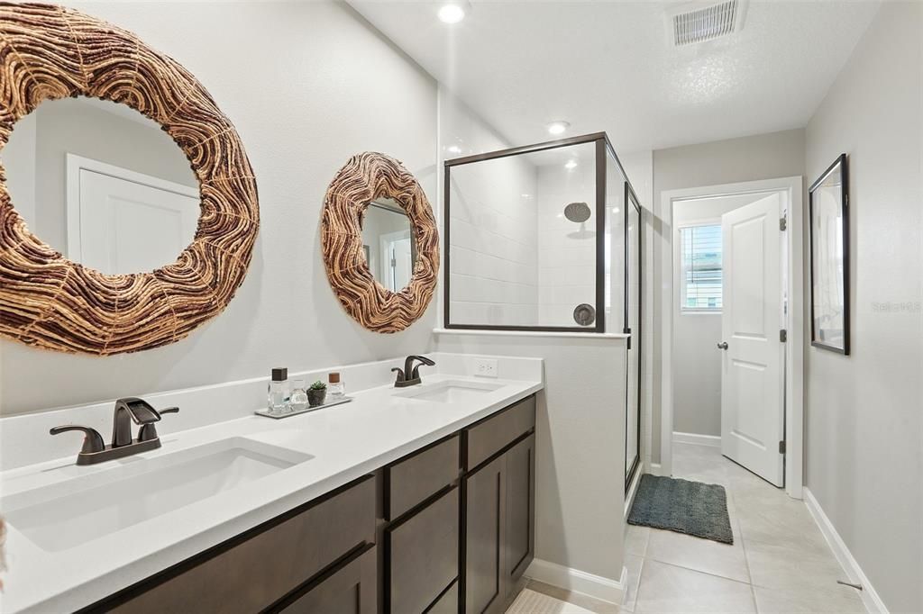 На продажу: $377,000 (3 спален, 2 ванн, 1463 Квадратных фут)