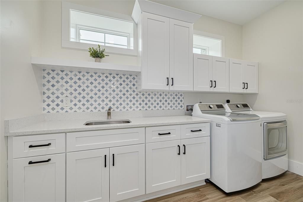 Activo con contrato: $1,500,000 (5 camas, 3 baños, 3131 Pies cuadrados)