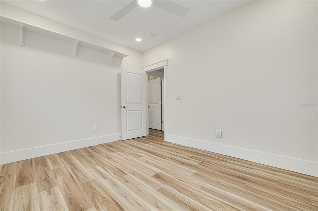 Activo con contrato: $1,500,000 (5 camas, 3 baños, 3131 Pies cuadrados)