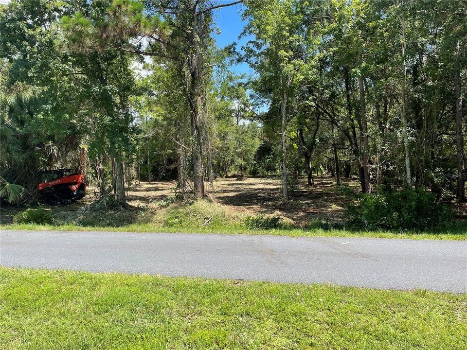 На продажу: $225,000 (1.96 acres)