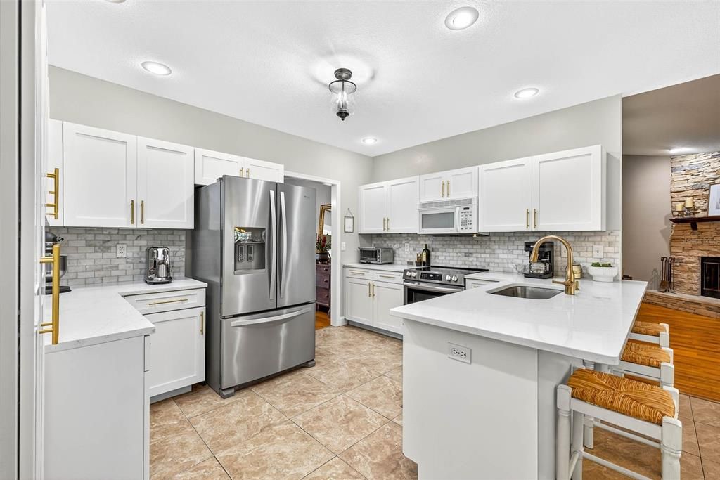 待售: $689,900 (4 贝兹, 2 浴室, 2076 平方英尺)