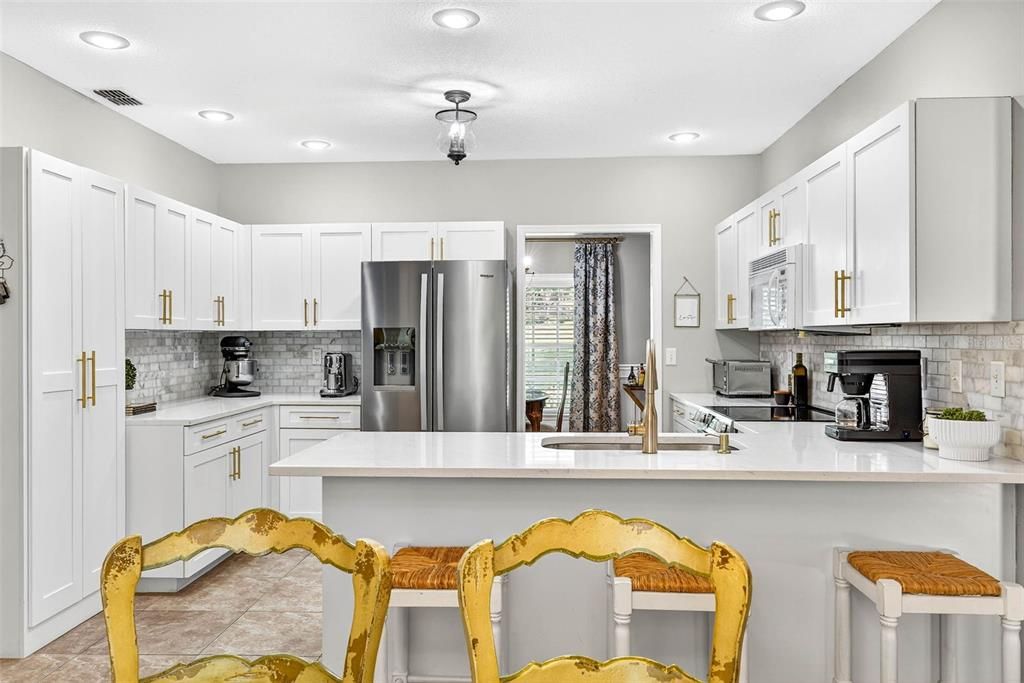 待售: $689,900 (4 贝兹, 2 浴室, 2076 平方英尺)