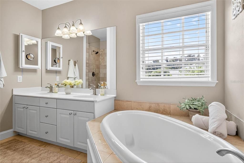 待售: $689,900 (4 贝兹, 2 浴室, 2076 平方英尺)