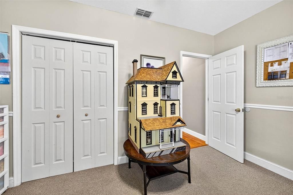 待售: $689,900 (4 贝兹, 2 浴室, 2076 平方英尺)