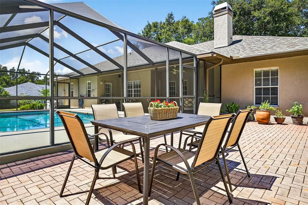 待售: $689,900 (4 贝兹, 2 浴室, 2076 平方英尺)