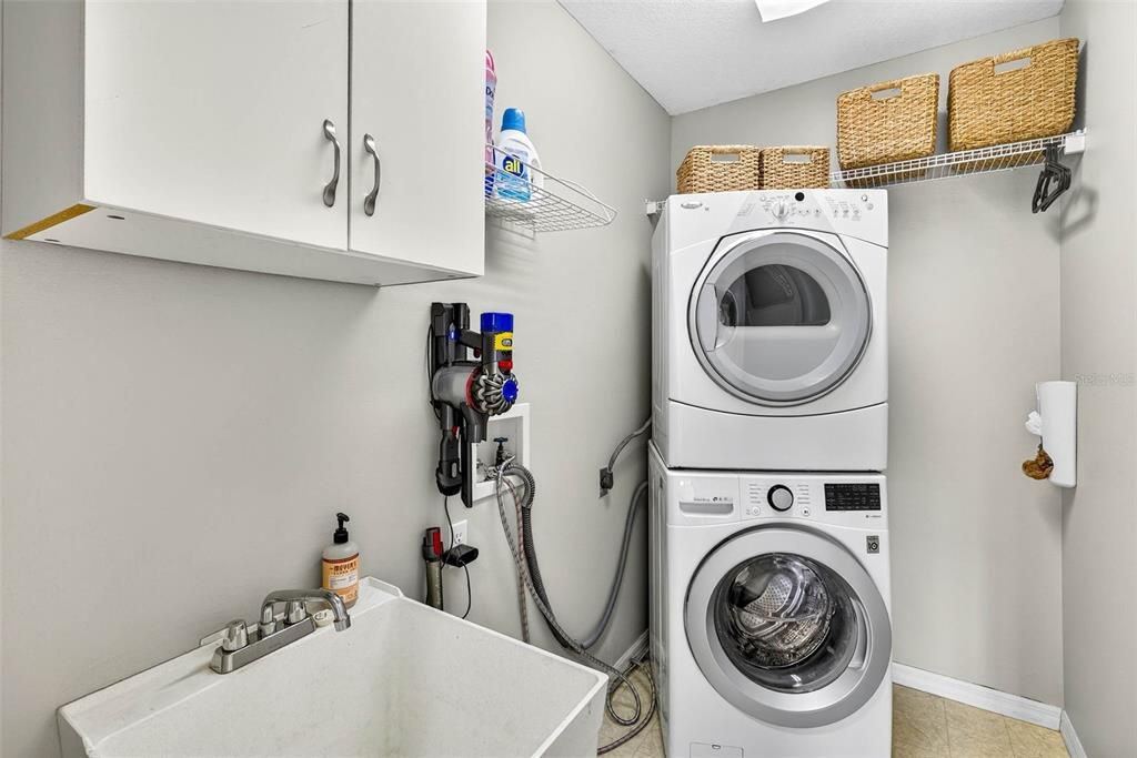 待售: $689,900 (4 贝兹, 2 浴室, 2076 平方英尺)