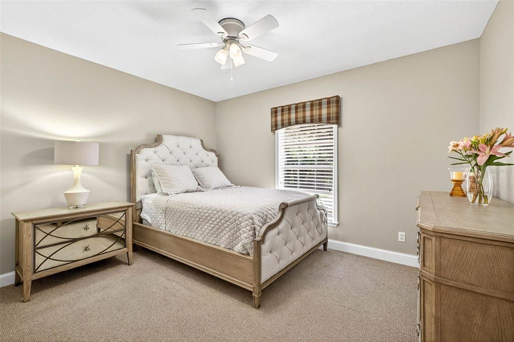 待售: $689,900 (4 贝兹, 2 浴室, 2076 平方英尺)