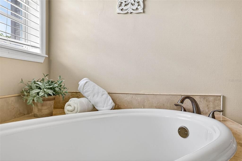 待售: $689,900 (4 贝兹, 2 浴室, 2076 平方英尺)